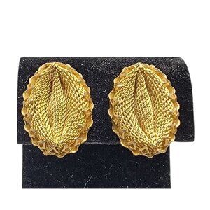 Continental Vintage Gold Tone Mesh Clip On Earrings Oval Shaped Ladies Costume
